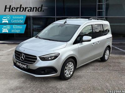 Gebraucht Mercedes T180 Progressive 116 PS (85 kW) 2025 Silber Van / Kleinbus