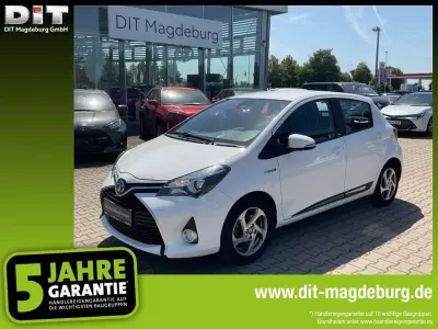 Gebraucht Toyota Yaris Hybrid Edition-S 101 PS (74 kW) 2016 Weiß Limousine