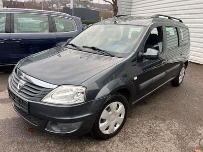 Grau Gebraucht 2010 Dacia Logan Limousine | 3.890 € (Teuer)