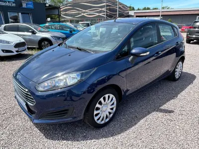 Gebraucht Ford Fiesta Trend 82 PS (60 kW) 2015 Blau Kleinwagen