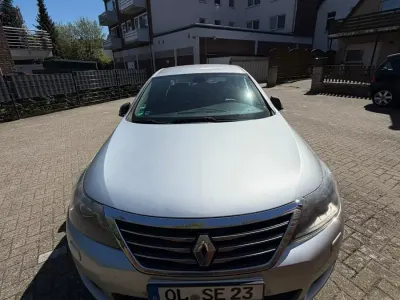 Gebraucht Renault Latitude 175 PS (128 kW) 2011 Grau Limousine