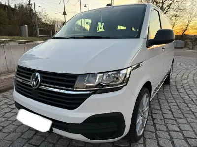 Gebraucht VW Multivan 110 PS (80 kW) 2021 Weiß Van / Kleinbus
