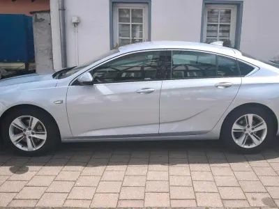 Gebraucht Opel Insignia 170 PS (125 kW) 2017 Silber Limousine