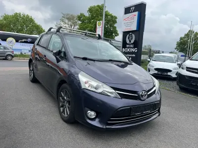 Gebraucht Toyota Verso Edition-S 111 PS (81 kW) 2016 Violett Van / Kleinbus