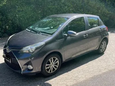 Gebraucht Toyota Yaris Comfort 99 PS (72 kW) 2014 Grau Kleinwagen