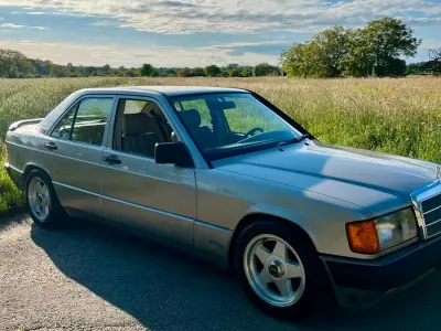 Gebraucht Mercedes 190 108 PS (79 kW) 1991 Limousine