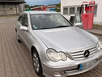 Gebraucht Mercedes C180 143 PS (105 kW) 2005 Silber Limousine