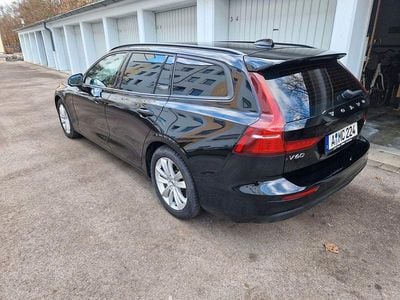 Gebraucht Volvo V60 Momentum 150 PS (110 kW) 2019 Schwarz Kombi