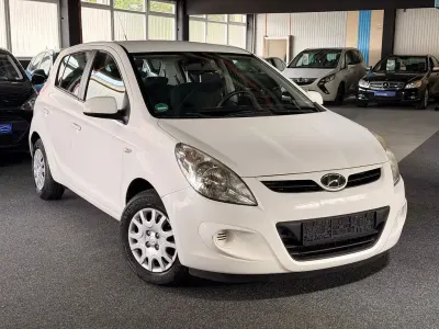Gebraucht Hyundai i20 Classic 77 PS (56 kW) 2010 Weiß Kleinwagen