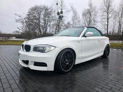 Gebraucht BMW 135 Cabriolet 305 PS (224 kW) 2011 Weiß Cabrio
