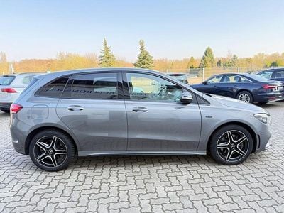 Gebraucht Mercedes B250e AMG line 160 PS (117 kW) 2021 Grau Van / Kleinbus