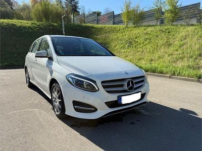 Usata Mercedes B200 136 CV (100 kW) 2015 Bianco Monovolume