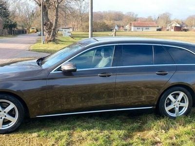 Mercedes E200