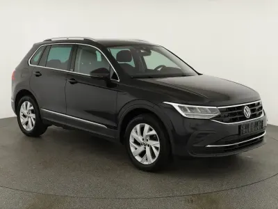 Gebraucht VW Tiguan Move 150 PS (110 kW) 2023 Deep black perleffekt SUV