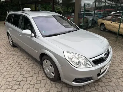 Gebraucht Opel Vectra Edition+ 150 PS (110 kW) 2008 Silber Limousine