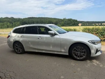 Gebraucht BMW 330e Sport Line 292 PS (214 kW) 2021 Weiß Kombi