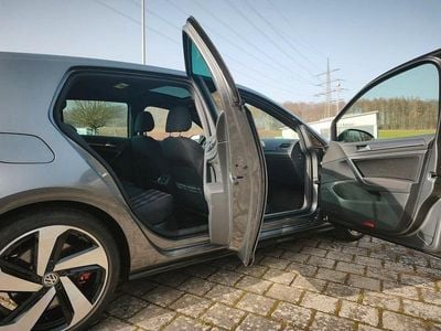 Gebraucht VW Golf VII GTI 245 PS (180 kW) 2019 Grau Limousine