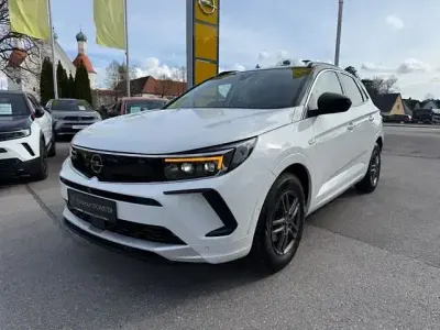 Gebraucht Opel Grandland X Ultimate 131 PS (96 kW) 2023 Jadeweiß SUV