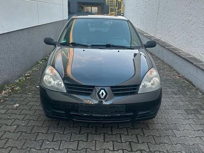 Schwarz Gebraucht 2011 Renault Clio II Kleinwagen | 1.700 €