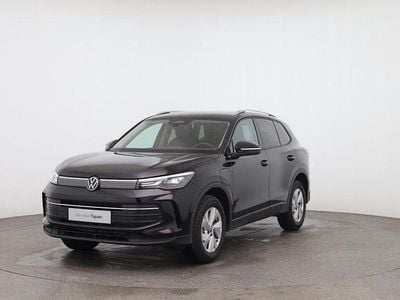 Grau Neu 2025 VW Tiguan Life SUV | 41.990 €
