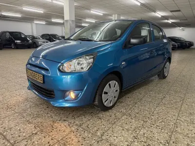 Begagnad Mitsubishi Space Star 71 HK (52 kW) 2016 Blå Halvkombi