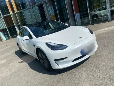 Gebraucht Tesla Model 3 Standard Range 239 kW (325 PS) 2022 Weiß Limousine