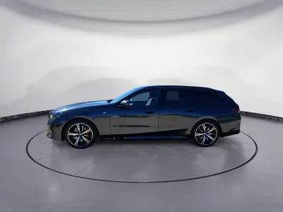 Gebraucht BMW 540 M Sport 303 PS (222 kW) 2024 Blau Kombi