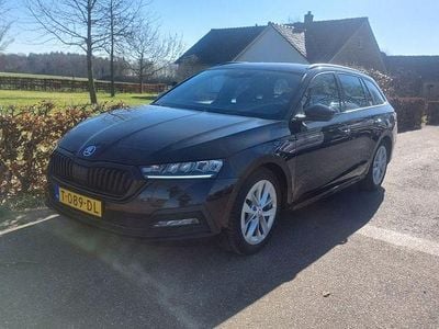 Usado Skoda Octavia Business Line 110 HP (80 kW) 2023 Preto Carrinha