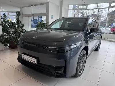 Neu Leapmotor C10 215 PS (158 kW) 2026 Schwarz SUV