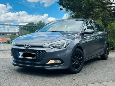 Gebraucht Hyundai i20 84 PS (61 kW) 2018 Grau Coupé