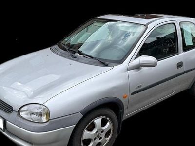 Gebraucht Opel Corsa 65 PS (47 kW) 2000 Silber Limousine