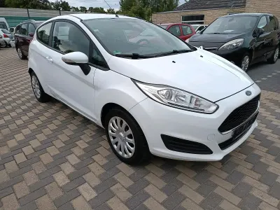 Gebraucht Ford Fiesta 75 PS (55 kW) 2016 Weiß Kleinwagen