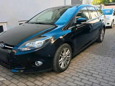 Gebraucht Ford Focus 140 PS (102 kW) 2014 Schwarz Kombi