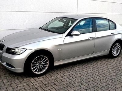 Gebraucht BMW 318 129 PS (94 kW) 2007 Silber Limousine