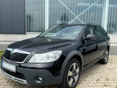 Gebraucht Skoda Octavia Scout 140 PS (102 kW) 2013 Schwarz Kombi