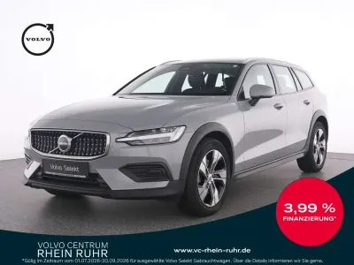 Gebraucht Volvo V60 CC Plus 197 PS (144 kW) 2024 Grau vapour grey / metallic Kombi