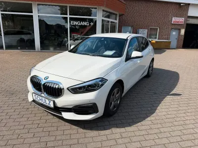 Gebraucht BMW 118 Advantage 136 PS (100 kW) 2022 Weiß Limousine