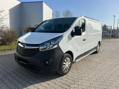 Używany Opel Vivaro 125 KM (91 kW) 2018 Biały Minivan