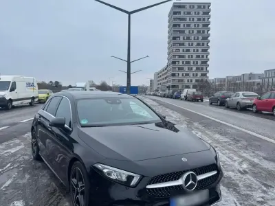 Gebraucht Mercedes A180 AMG line 136 PS (100 kW) 2020 Schwarz Limousine