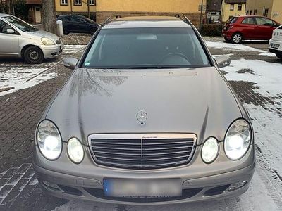 Gebraucht Mercedes E220 Classic 150 PS (110 kW) 2004 Gold Kombi