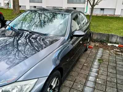 Gebraucht BMW 320 170 PS (125 kW) 2008 Grau Limousine