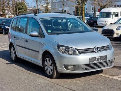 Gebraucht VW Touran Comfortline 140 PS (102 kW) 2014 Silber Van / Kleinbus
