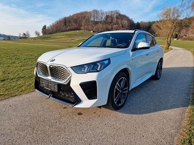 Gebraucht BMW iX2 M Sport 150 kW (204 PS) 2025 Weiß SUV