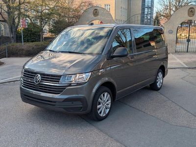 Gebraucht VW Multivan 150 PS (110 kW) 2021 Grau Van