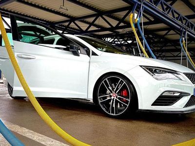 Weiß Gebraucht 2018 Seat Leon ST 4Drive Kombi | 16.500 € (Fairer Preis)