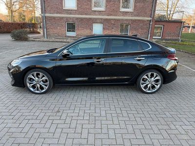 Schwarz Gebraucht 2018 Hyundai i30 Premium Limousine | 12.950 € (Fairer Preis)