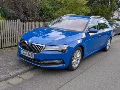 Gebraucht Skoda Superb Style 190 PS (139 kW) 2019 Blau Kombi