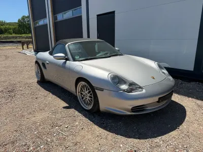 Begagnad Porsche Boxster 228 HK (167 kW) 2003 Silver Cab