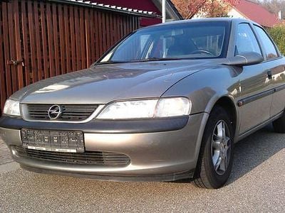 Gebraucht Opel Vectra 137 PS (100 kW) 1996 Beige Limousine
