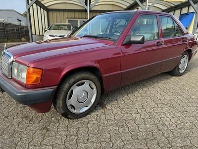 Gebraucht Mercedes 190 109 PS (80 kW) 1992 Rot Limousine
